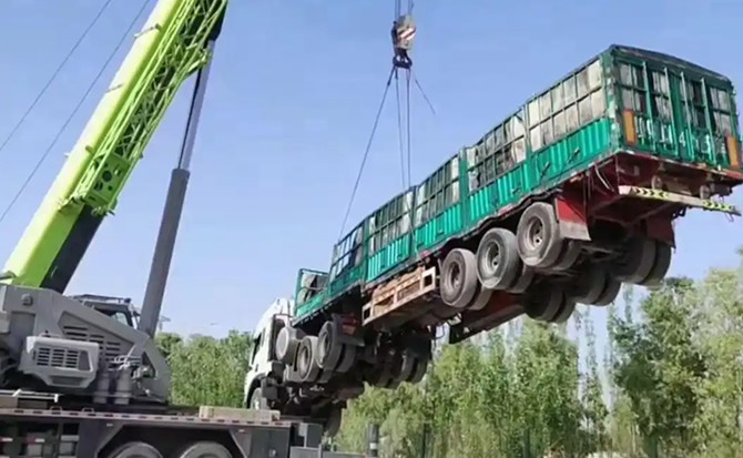 和静道路脱困救援案例